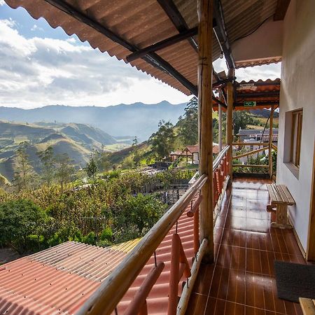 Hostal Taita Cristobal Isinlivi Екстериор снимка