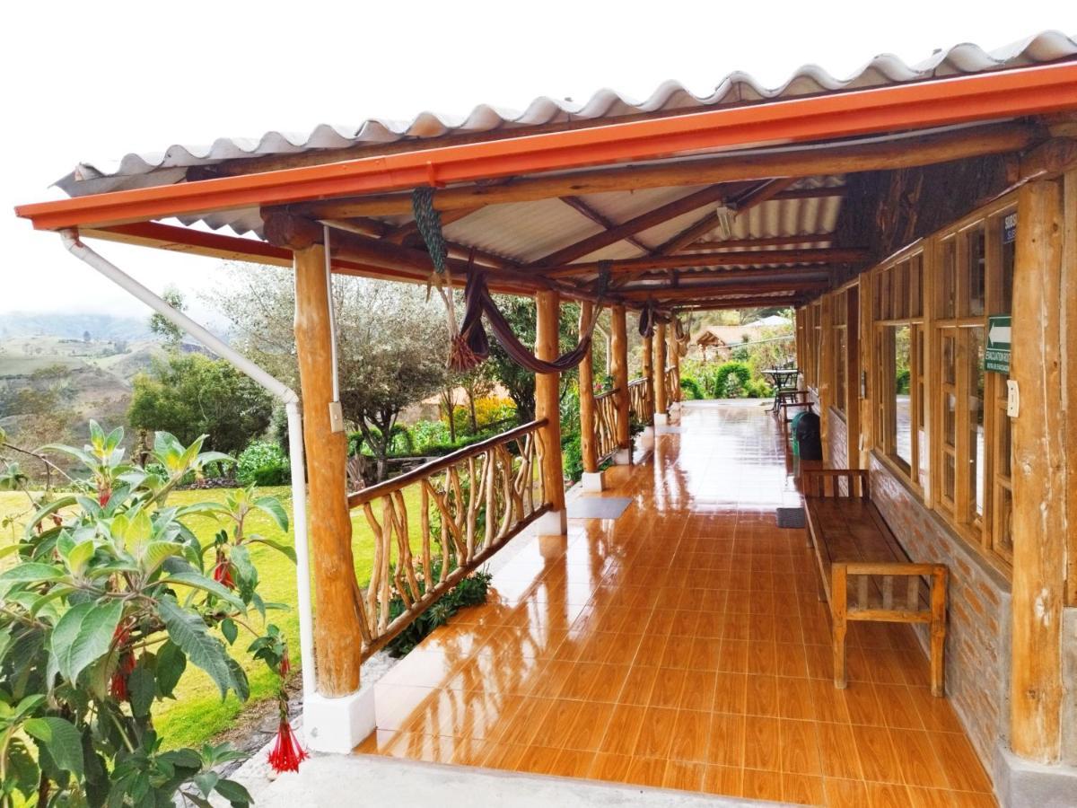 Hostal Taita Cristobal Isinlivi Екстериор снимка