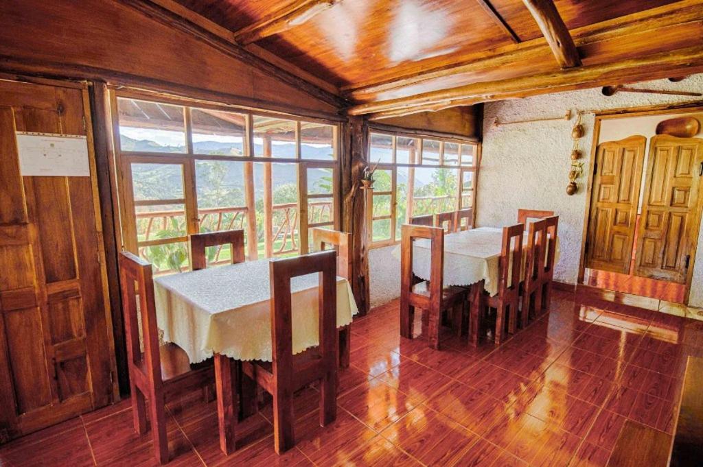 Hostal Taita Cristobal Isinlivi Екстериор снимка