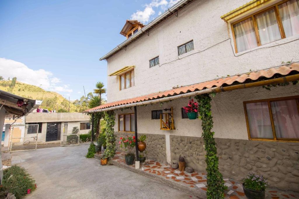 Hostal Taita Cristobal Isinlivi Екстериор снимка